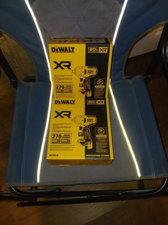 Dewalt 20v XR 1/2" Mid-Range Impact Wrench