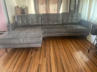 Delivery Available / Vintage style Sectional