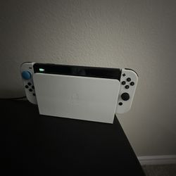 NINTENDO SWITCH OLED WHITE