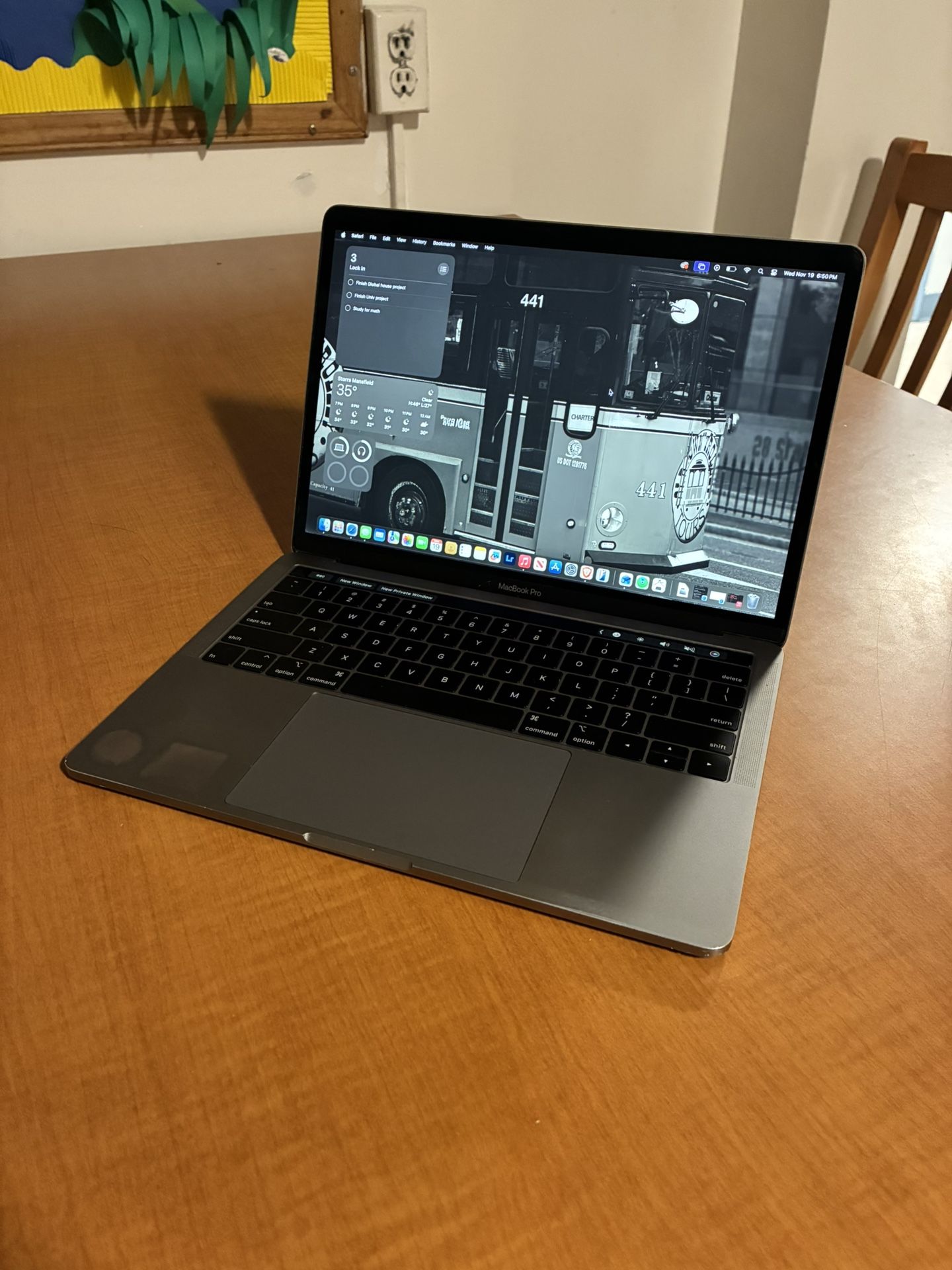 Apple Macbook Pro 13 inch | intel i5 | 16gb ram | 256gb ssd