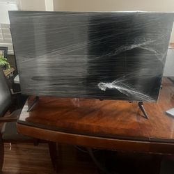 Vizio E40-C2 40” LED Smart TV