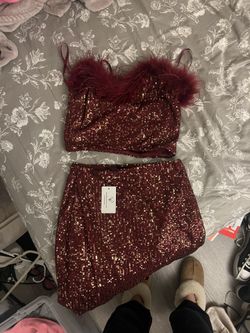 NEW Burgundy and gold sequin set (Windsor)