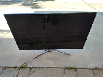 Westinghouse 40 inch smart TV 
Full HD 1080p resolution, with HDMI port.