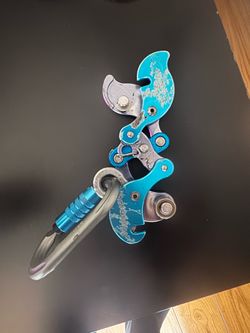 Akimbo, mechanical device