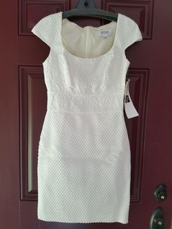 Badgley Mischka ivory textured capsleeve dress Size 2