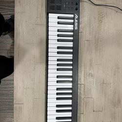 Alesis V49 49-key MIDI controller