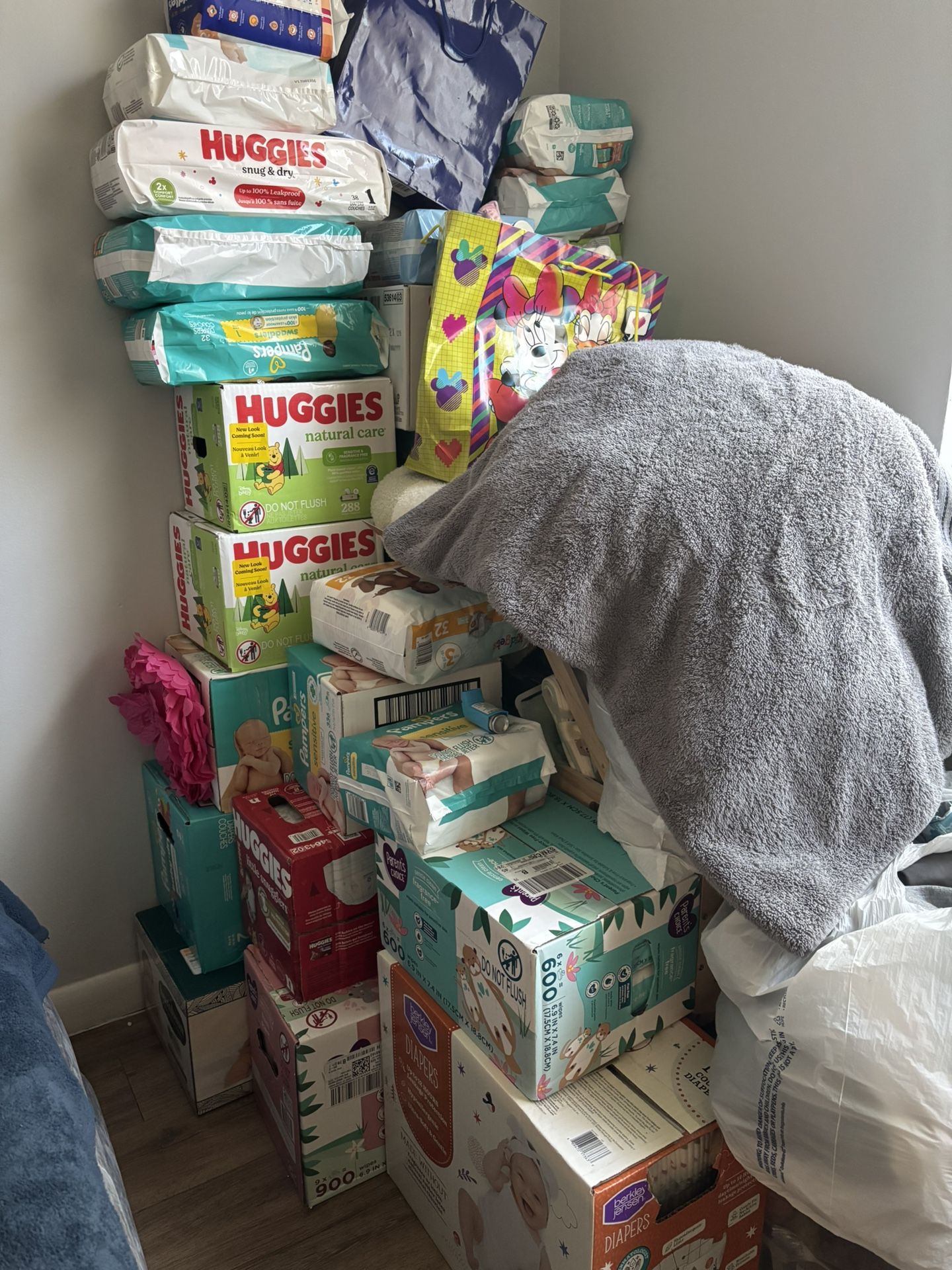 Pampers And Wipes