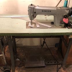 Singer Vintage Sowing Matchine Works Great 