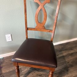 4 Dining Room Chairs