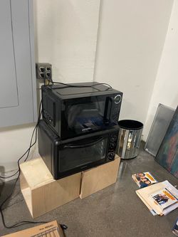 Microwave and Toaster Oven
