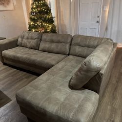 Bobs Furniture Couches 