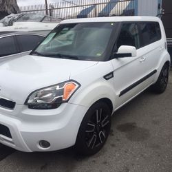 2013 Kia Soul like new only $9,900