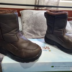 Bass Kids Winter Snow Boots. Size 12M