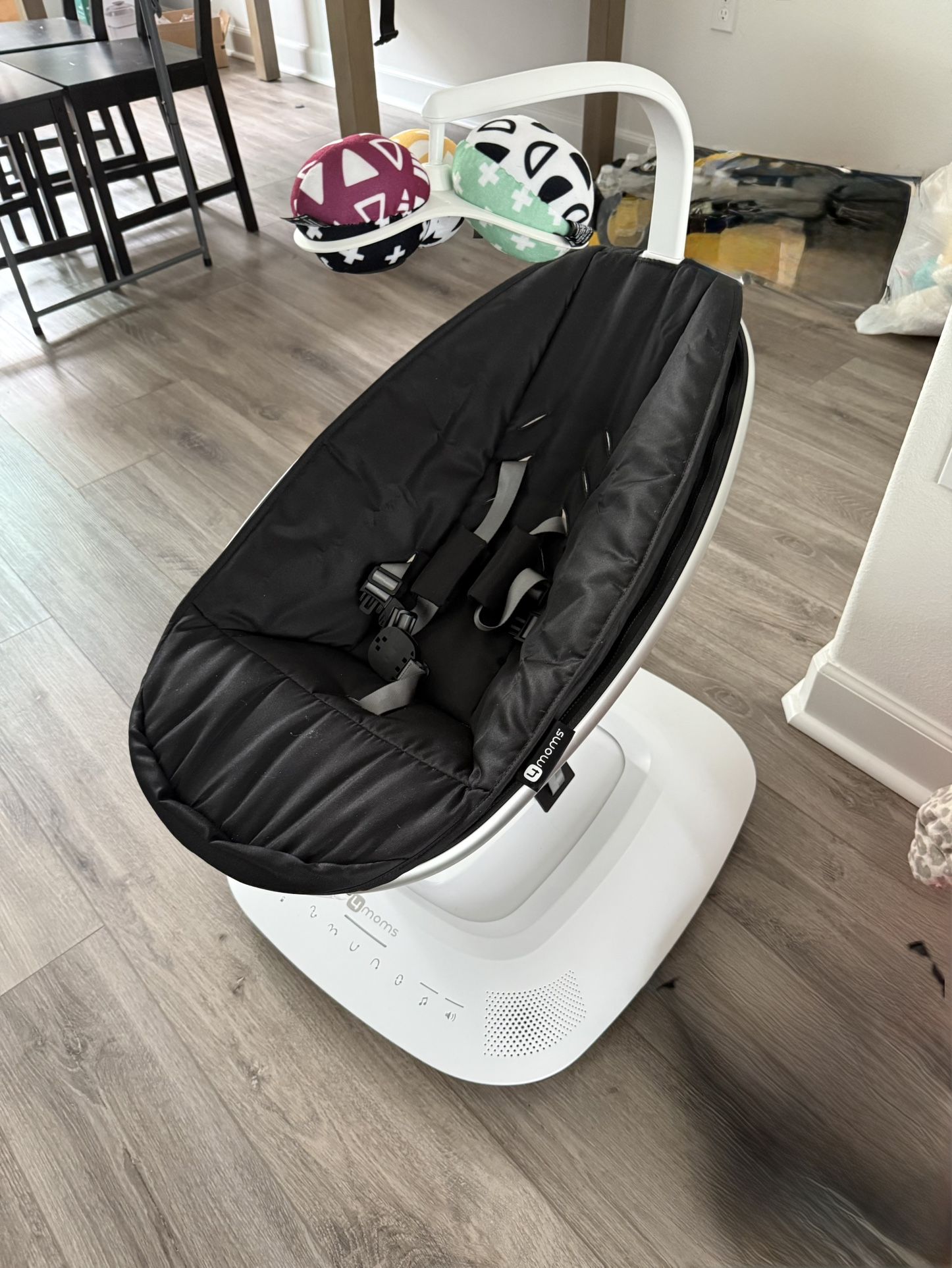 mamaRoo multi-motion baby swing