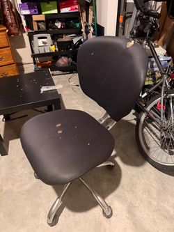 Rolling chair