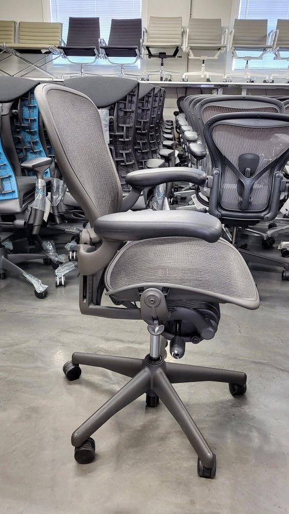 Lighly Used Herman Miller Classic Aeron Size B Chair - Main Image