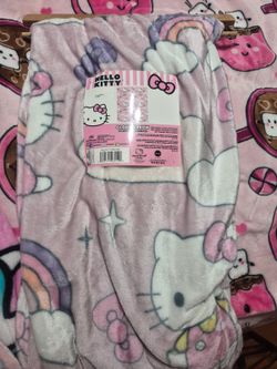 Hello kitty throw