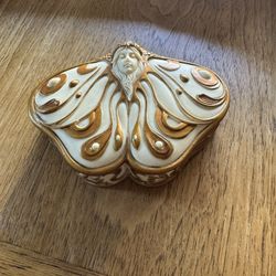 Art Nouveau Style Vintage Resin Trinket Box Jewelry 