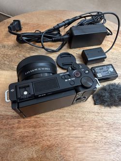Sony Alpha ZV-E10 24.2MP 4K Mirrorless Camera w/ 16-50mm OSS Gen II lens and power supply