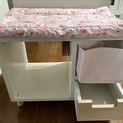 American Girl Dots & Blooms Changing Table with Storage