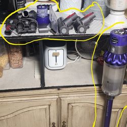 Dyson V10 Allergy Vacuum For Parts