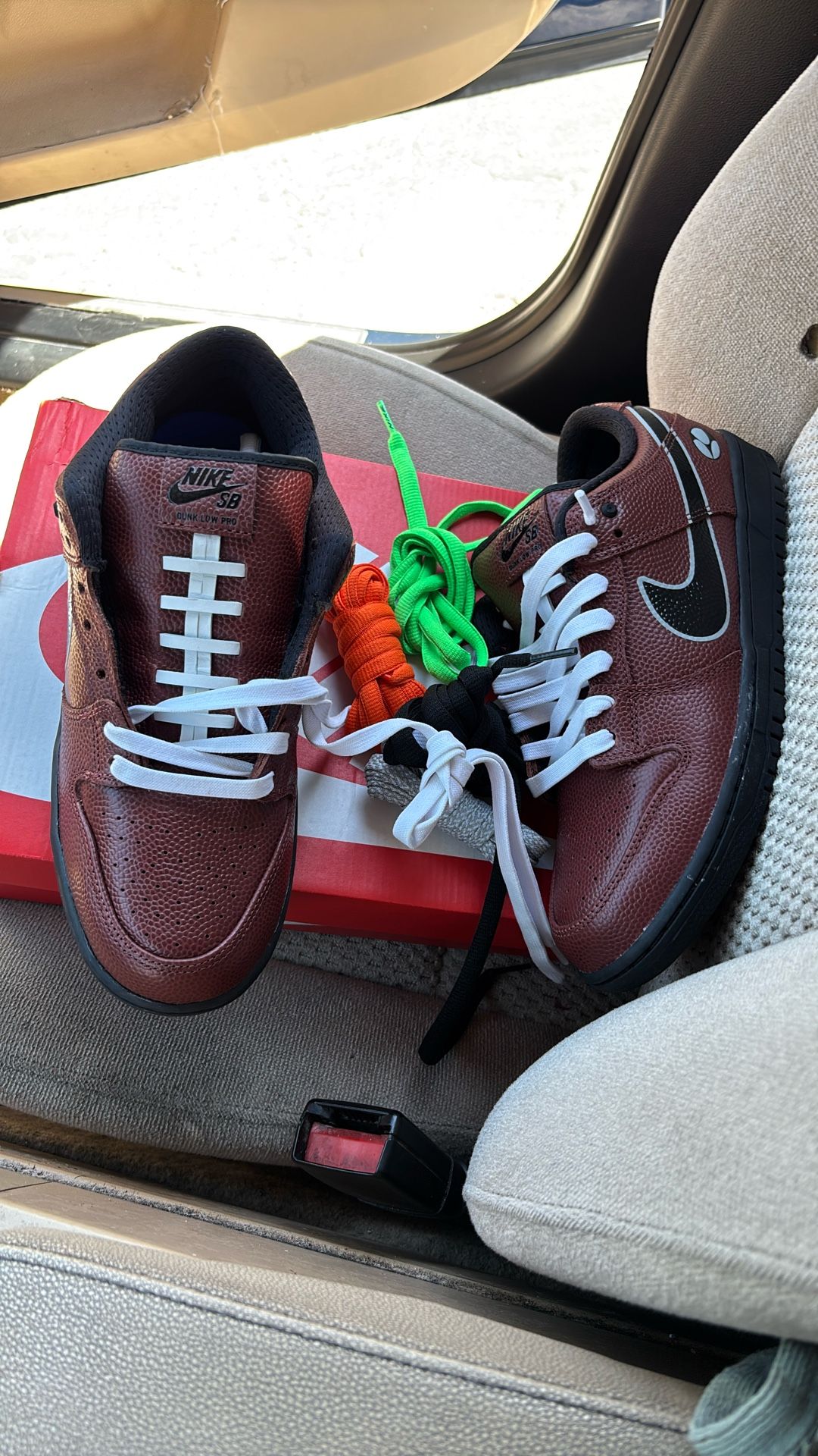 Nike SB Dunk Low Limosine Skateboards