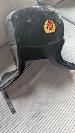 BRAND NEW Black Faux Fur Ushanka Winter Hat with Soviet Star Badge