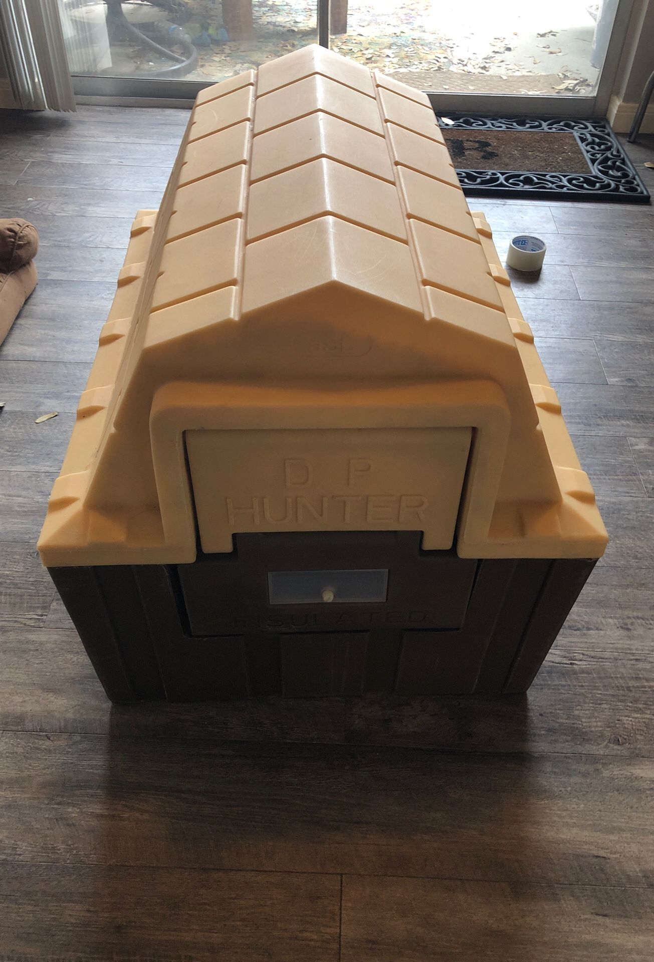 DP Hunter Insulated Dog House Heated