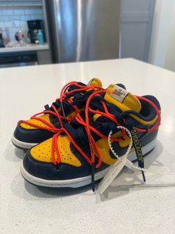 Off White Dunks size 5.5