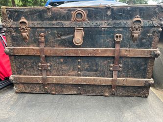 Vintage Steamer Trunk