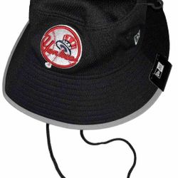 New Era New York Yankees Bucket Hat Men’s New $39.99 MSRP