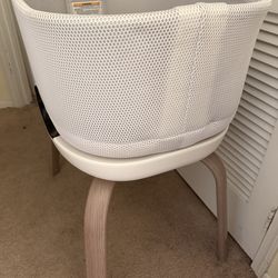 Graco smartsense  soothing bassinet