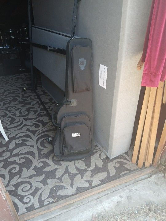 Guitar Research Case