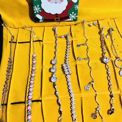 Beautiful Bracelets! Gold Plated! 15 Each!! ❤️