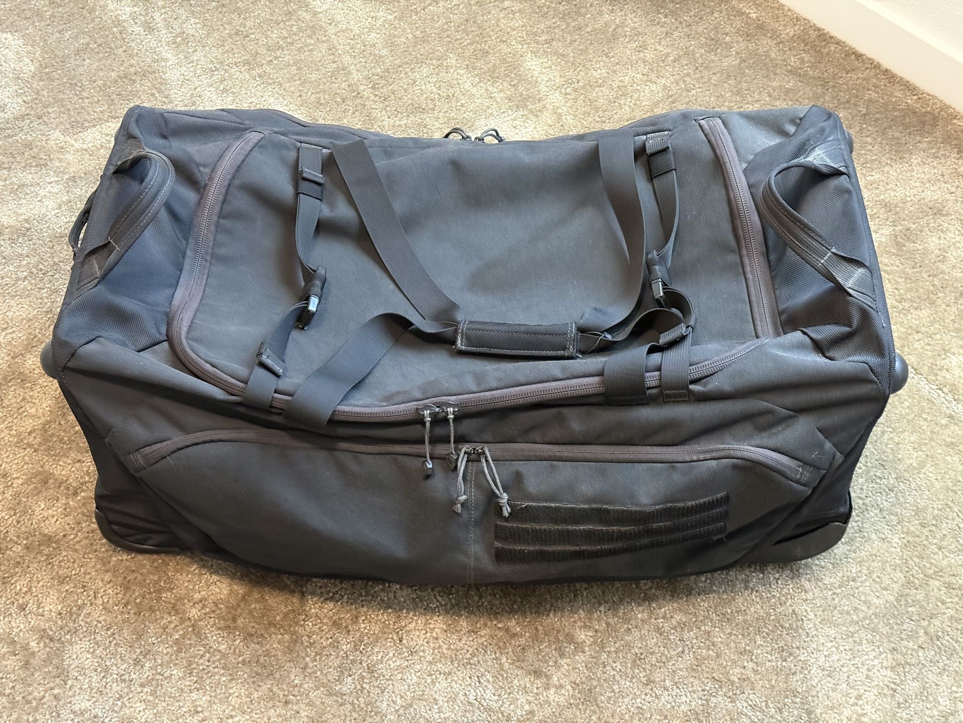 First Tactical Specialist Rolling Duffle 90L