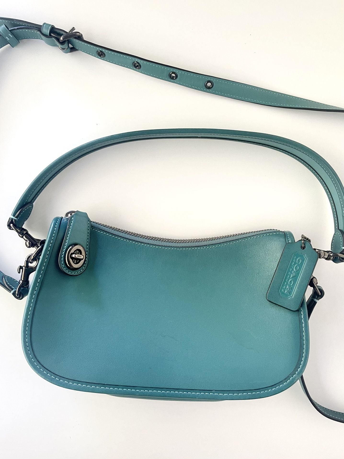 ** Coach Swinger 20 Leather Shoulder Bag **
