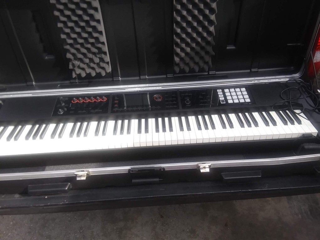 Musical keyboard and case