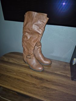 BOOTS BROWN KNEE HIGH