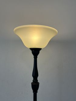 Floor Lamp (Read Description)
