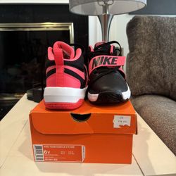 Nike Team hustle - Black And Pink 6Y