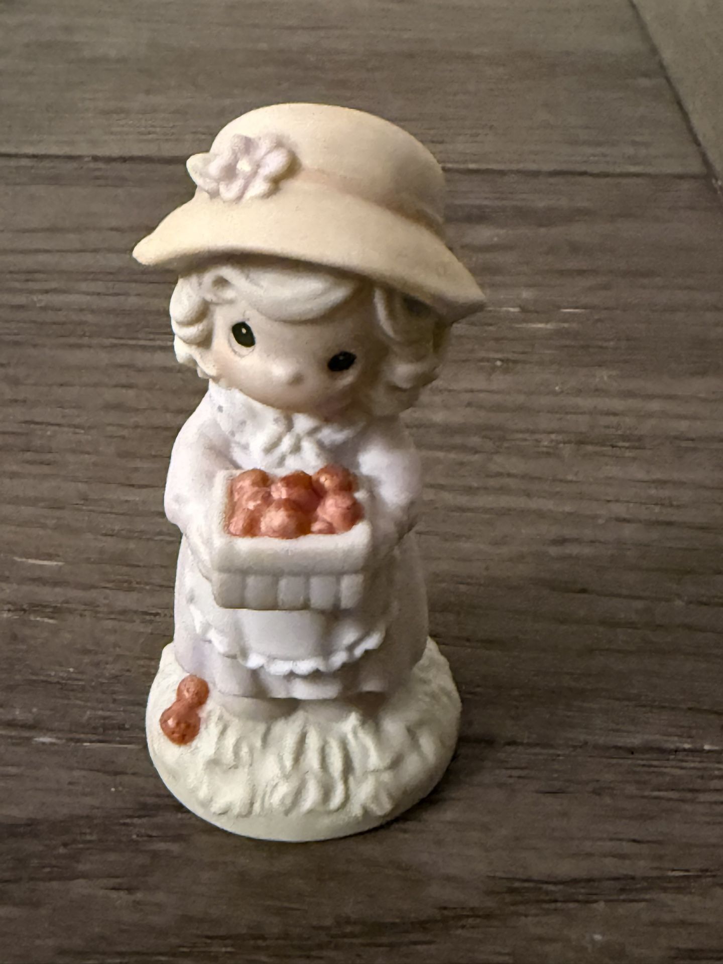 12 Precious Moments Mini Figurines