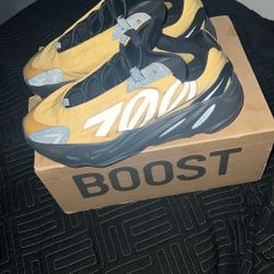 Yeezy 700 Mnvn Honey Flux