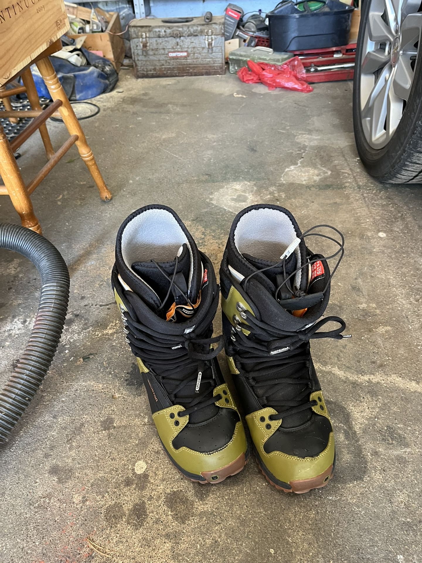 Burton 10.5