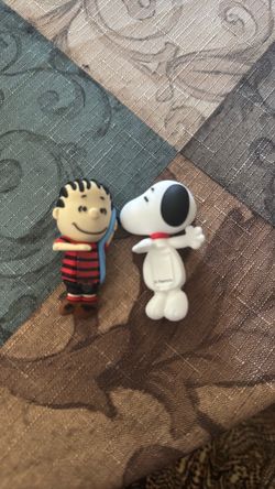 Peanuts Snoopy and Linus Mini Figures Set