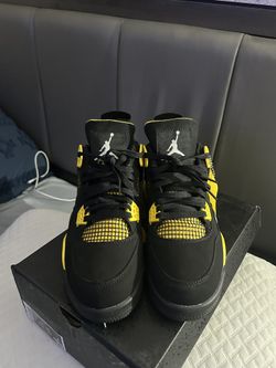 Jordan 4 Thunder