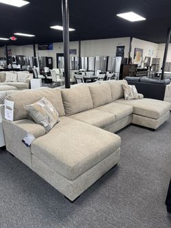 Double Chaise Sectional. 🚚WE DELIVER🚚