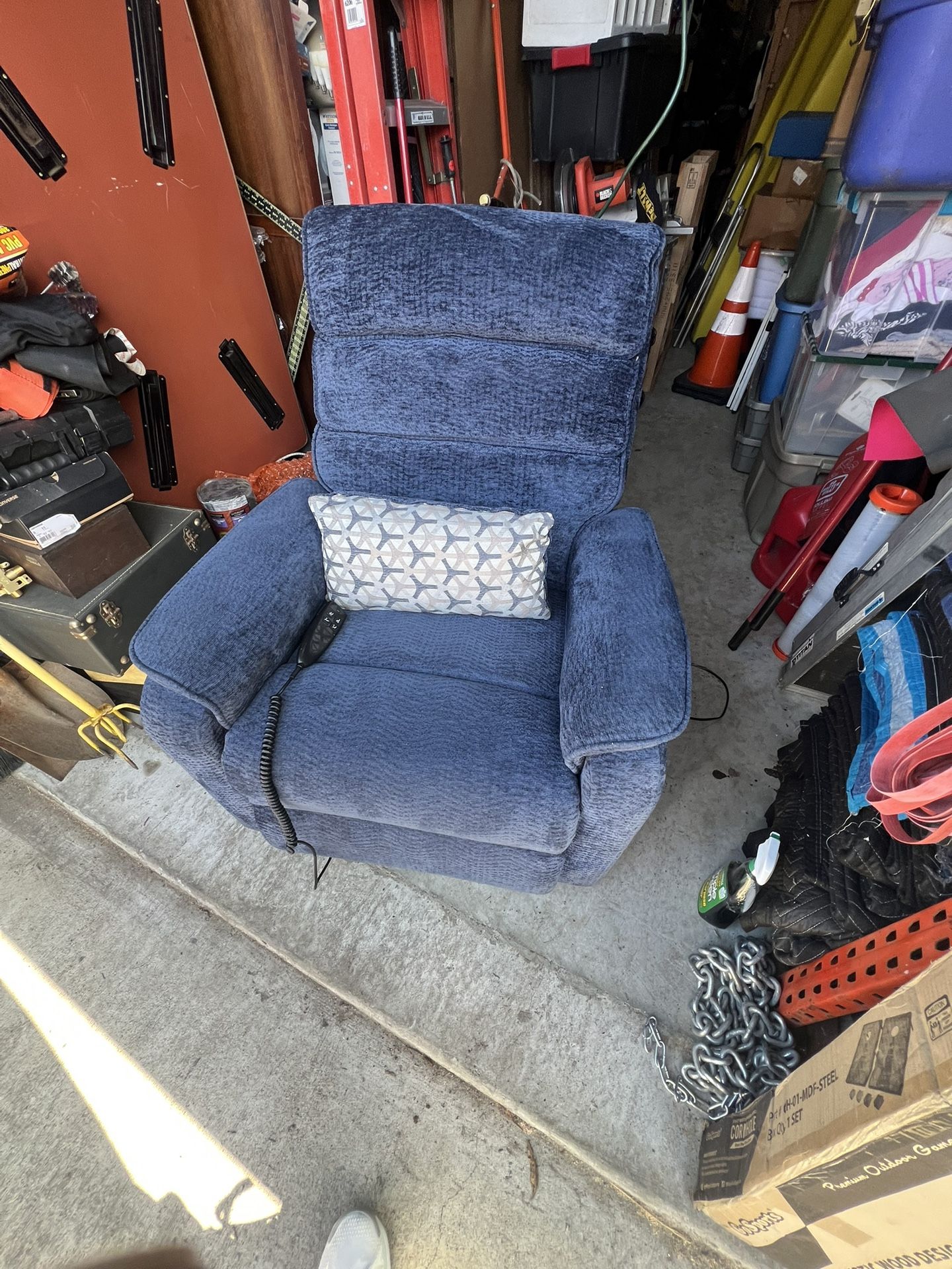 Medium Lift Recliner Lay Flat