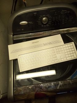 A1843 Magic Keyboard NIB W NumKey