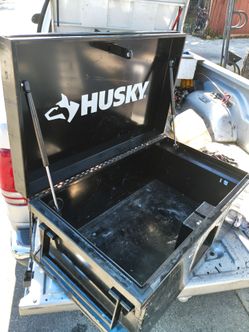 Husky game box