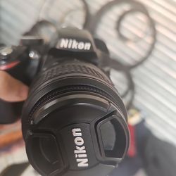 PROFESSIONAL CAMERA NIKON D3200